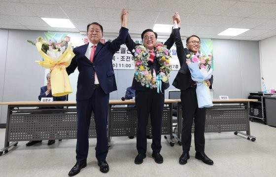 서울교육감 단일화 <b>후보</b> 보수는 <b>조전혁</b>, 진보는 정근식 선정