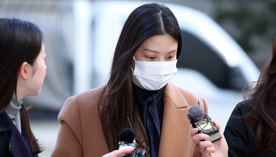 <b>조민</b>, <b>서울대</b> 대학원 학적 유지…<b>장학금</b> 802만원도 회수 안돼