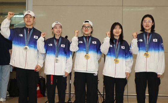 <b>반효진</b>·<b>김예지</b> 파리 <b>사격</b> 영웅, 뒤늦게 포상금 받는다…얼마?