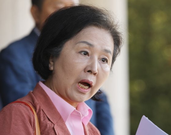 <b>김영선</b> "<b>공천</b> 부탁 안해…세비 절반 명태균 준 건 강혜경이 한 일"