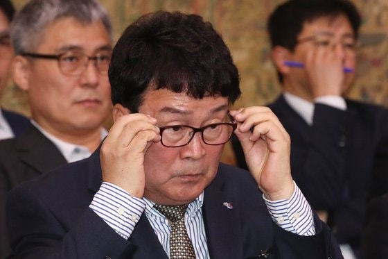 <b>경찰</b>, <b>김택규</b> 배드민턴협회장 '횡령·배임 혐의' <b>압수수색</b>