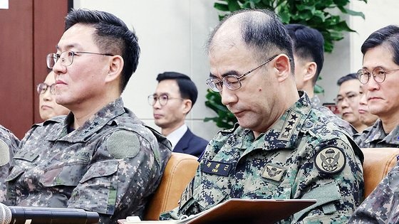 특전사령관 "尹이 직접 문 부수고 <b>의원 끌어내라 지시</b>"