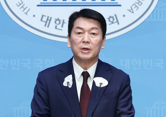 <b>안철수</b> "대통령도 법치 따라 체포…<b>이재명 항소심</b>도 2월 <b>선고</b>돼야"