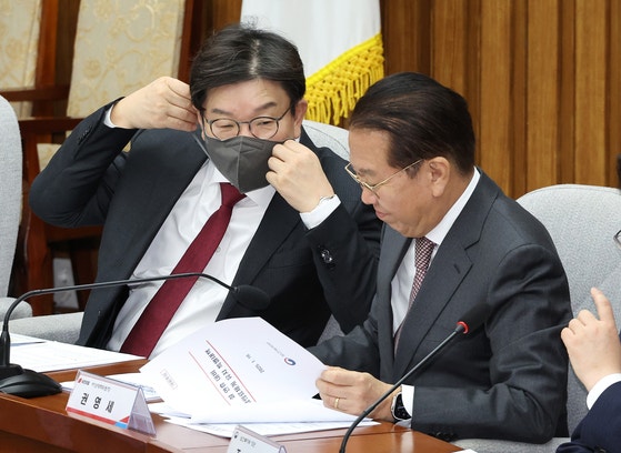 당정, <b>설</b> 2주 응급의료 강화…<b>응급실</b> '1대1 <b>전담관</b>' 지정