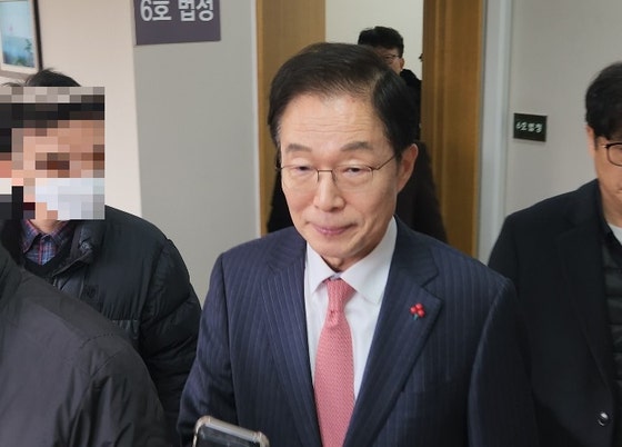 <b>임종식</b> 경북교육감 <b>뇌물</b>혐의, 1심 <b>징역</b>형…당선무효 위기