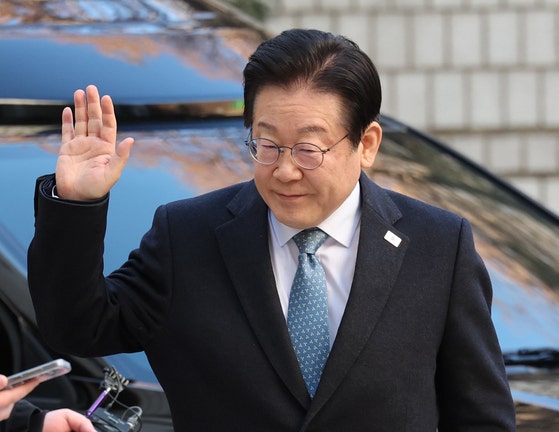 <b>이재명</b>, <b>선거법</b> 2심 <b>위헌</b>심판 신청…법원이 받아들일 땐 재판 중단