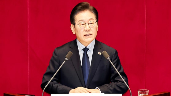 <b>이재명</b> "국회의원 국민소환제 도입…근무 줄여 주4일제 가야" [<b>교섭단체</b>...