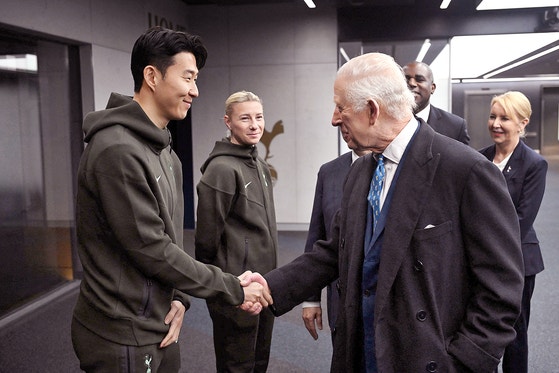 <b>토트넘</b> 간 <b>찰스 3세</b> "팀 잘 되나" 묻자, '캡틴' <b>손흥민</b>이 한 말