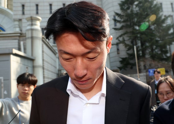 ‘<b>불법촬영</b>’ 혐의 <b>황의조</b>, <b>1심</b>서 징역 1년에 집행유예 2년