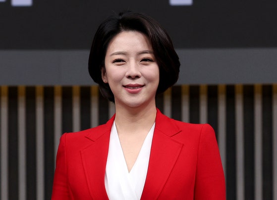 초등생 살해 교사도 <b>연금</b> 월 100만원?…<b>배현진</b>, <b>박탈법</b> 발의