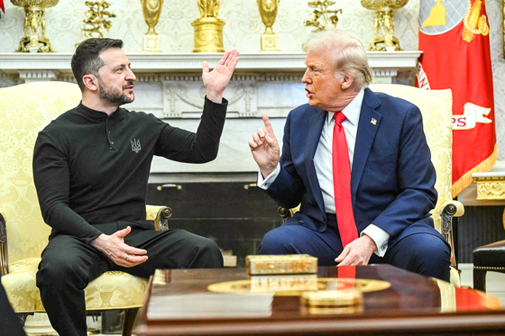 美國總統唐納德·特朗普(Donald Trump)和博洛迪米爾·耶倫斯基(Bolodimir Jellensky)在白宮峰會上烏克蘭總統。afp = yonhap新聞