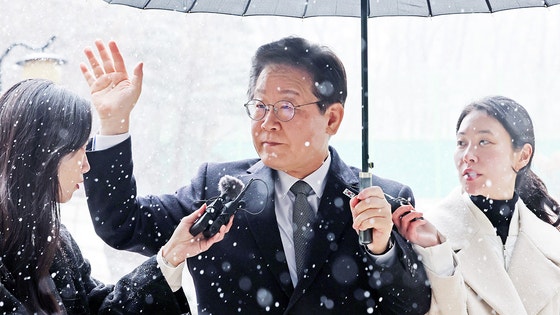 <b>이재명</b> "내 <b>체포안 가결</b> 예상했다…당내 일부가 검찰과 짜고 한 짓"