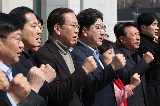 권성동 “헌재도 규정 안 지켜”…나경원·윤상현 “탄핵 각하해야”
