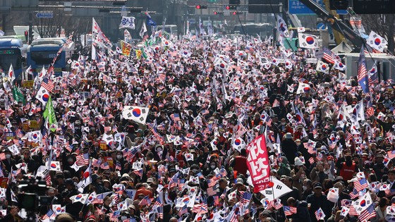[사진] 저쪽은 반탄