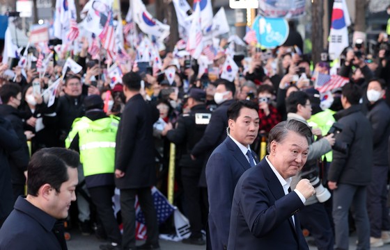'보수 파워' 키워 돌아온 尹…여야 '방정식' 복잡해졌다 [view]