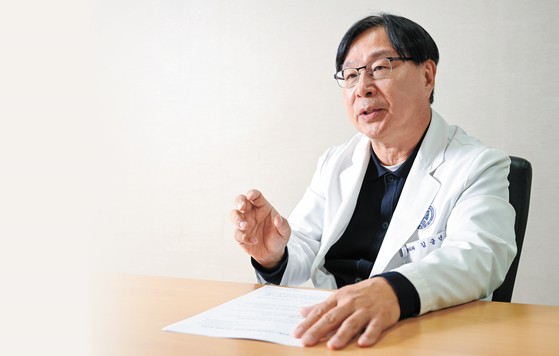 [Health&]“밤잠 설치는 요통, 3명 중 1명은 신경병증성 통증…초기 약물치료가 중요”