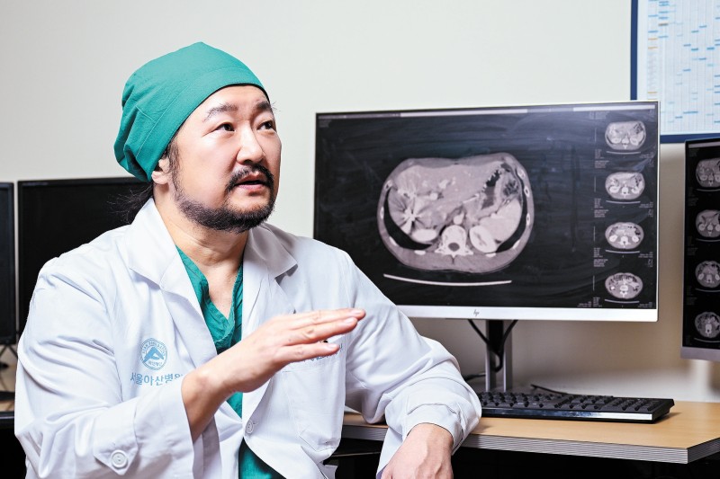 [Health&] “도전하지만 무리 안한다는 원칙이 복강경 간 절제술 합병증 0.9% 비결”