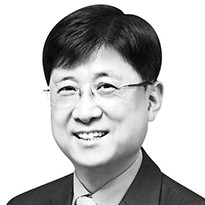 [시론] 기동함대사 창설, 해양강국의 길 촉진 기대