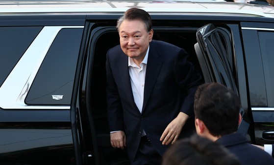 '구속 �취소'가 셀링포인트…'尹 석방' 뒤 변호사들 웃고 있다