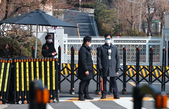 관저 안 대통령 '관저 밖 정치'…與, 尹 만난 뒤 공수처부터 때렸다