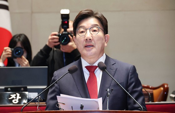 [속보] 與 "野처럼 <b>장외투쟁</b>·단식으로 <b>헌재 압박</b> 않을 것"