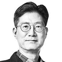 [김정하의 이슈 해부] 2030 남성은 보수, 여성은 진보 뚜렷…무당층도 40%