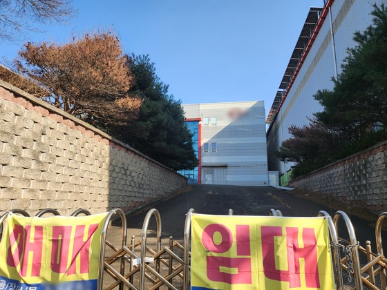 화물차 놀고, 공장은 조용하다…관세폭탄 덮친 '철강도시' 눈물