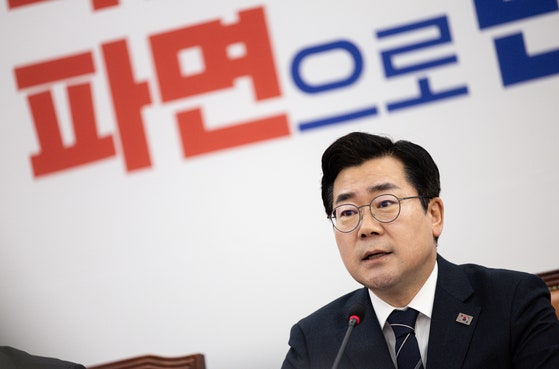 민주당 "내일부터 <b>광화문 천막당사</b>…尹파면 때까지 광장서 싸울 것"