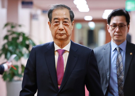 [사진] 한덕수 ‘정치의 길’ 갈까