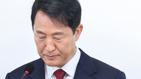 <b>오세훈</b>, <b>대선 불출마</b> 선언…"백의종군으로 마중물 역할"