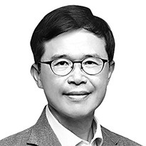 [신민영의 마켓 나우] 미국 국익 문턱에 막힌 일본제철의 교훈