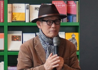 “책 읽고 로마 가고 있다는 독자 전화 많았다”