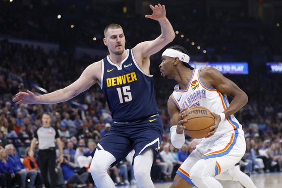 커리·제임스가 코트 호령? 요즘 NBA는 ‘외인 천하’