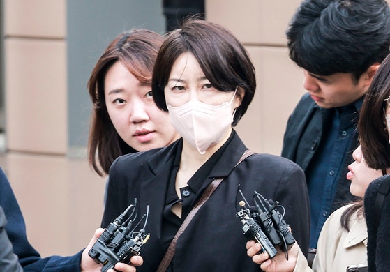 [속보] '<b>음주운전</b>·<b>불법 숙박업</b>' <b>문다혜</b>, 1심 <b>벌금</b> 1500만원
