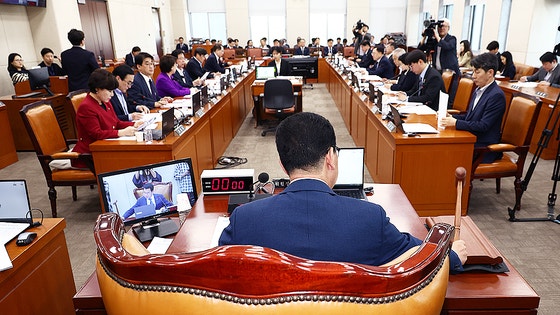 [속보] 민주, 행안위서 '<b>지역화폐</b> 1조원' <b>추경안</b> 단독 처리