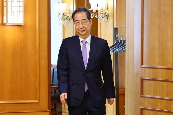 한덕수 대통령 권한대행 국무총리가 29일 정부서울청사에서 열린 재외공관장 신임장 수여식에 참석하고 있다. 대통령실사진기자단 중앙일보 김현동 2025.04.29 