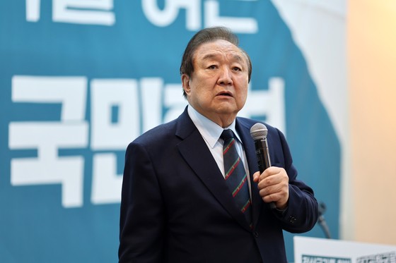 정대철 헌정회장이 17일 서울 용산구 전쟁기념관에서 열린 ‘새미래민주당, 개헌연대 국민대회’에서 발언하고 있다.연합뉴스