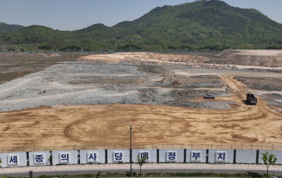 6·3 대선을 앞두고 정치권에서 충청 표심을 겨냥해 '세종시대'를 열자는 공약이 앞다퉈 나오고 있다.더불어민주당과 국민의힘은 국회의 세종 이전에 대해선 대체로 공감대를 이룬 모습이다.사진은 지난 25일 세종시 세