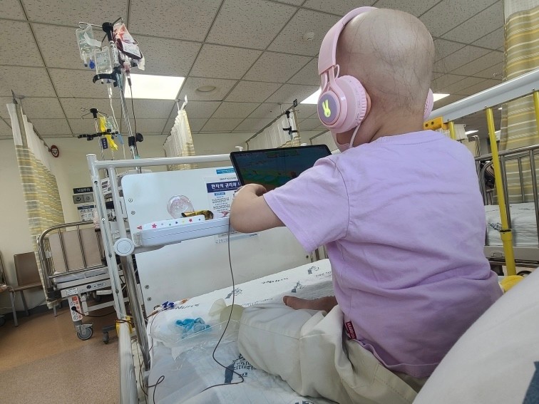 급성 림프모구성 백혈병으로 치료를 받고 있는 여섯살 소윤이는 서울대어린이병원에서 치료 받으면서 '서울대어린이병원 간호사'라는 꿈이 생겼다.사진 차선아씨
