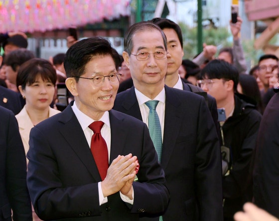 <b>한덕수</b>, <b>김문수</b>에 "오늘 중 봅시다" 세차례 언급…金 "네 네"