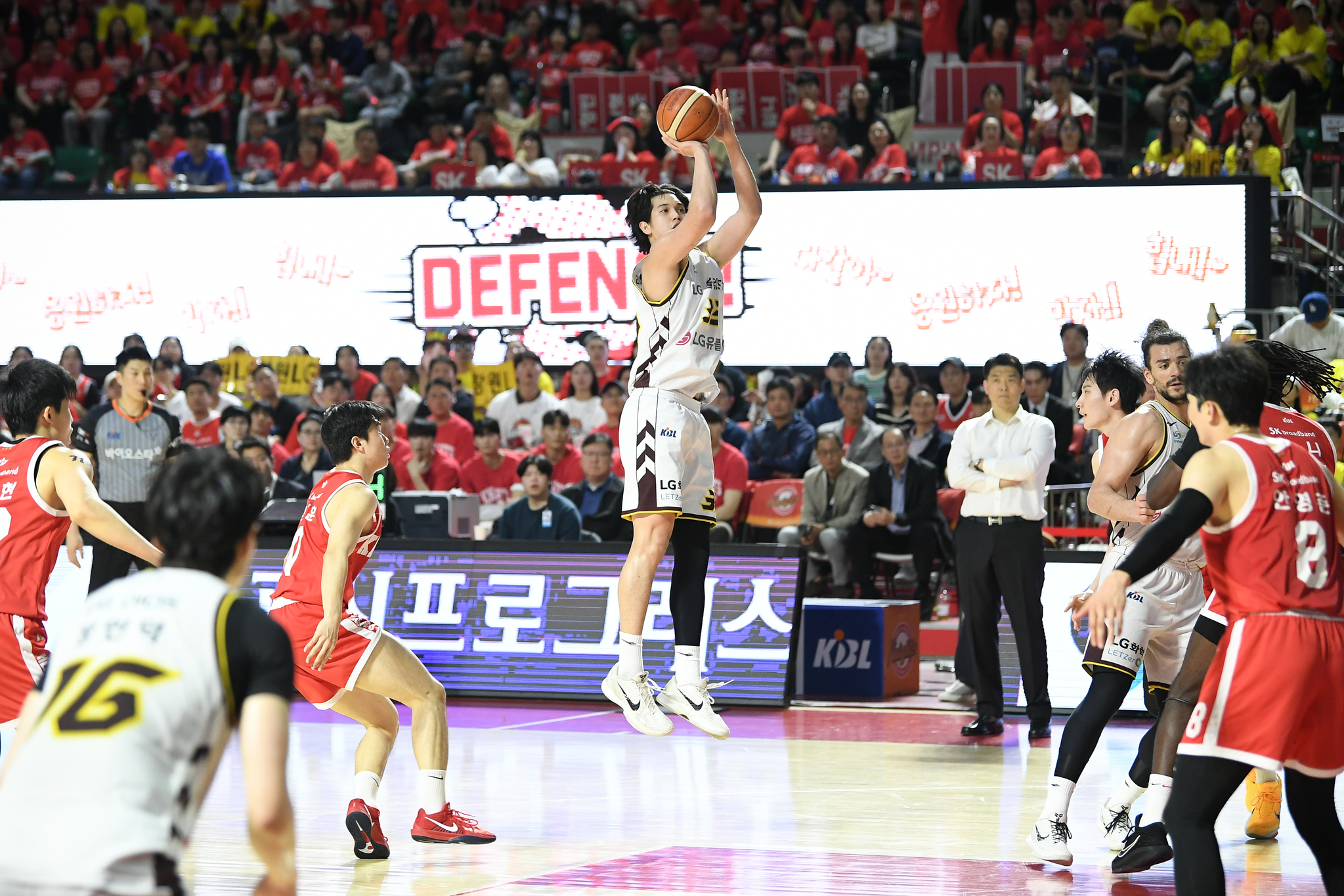 '타마요 24점' 프로농구 LG, SK 꺾고 챔프전 기선제압