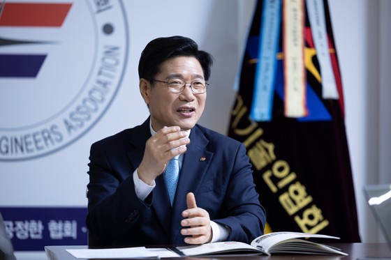 �전기 수요 느는데 신규 인력은 부족…“특급 감리 자격, 기술사 제한 풀어야”