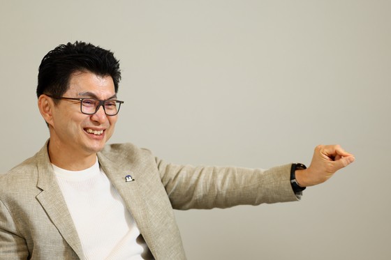 지난달 25일 로레알과의 인수계약을 잘 마무리한 이주호 고운세상코스메틱 대표를 만났다. 신뢰를 보내준 여러 어른을 만나 어릴 적 트라우마를 극복하고 좋은 경영자가 된 경험을 들었다. 김현동 기자