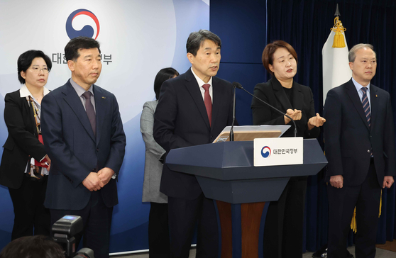 지난 3월7일 이주호 부총리 겸 교육부 장관이 의총협 회장단 양오봉 전북대 총장,<a href=