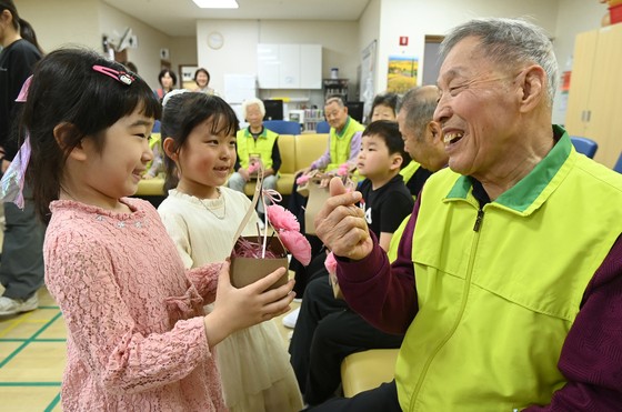 [사진] 오늘은 어버이날 “사랑해요”