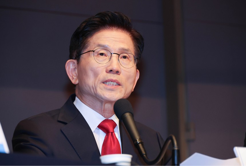 김문수 국민의힘 대선 후보가 8일 오전 서울 중구 프레스센터에서 열린 대통령 후보 초청 관훈클럽 토론회에서 기조연설을 하고 있다. 임현동 기자
