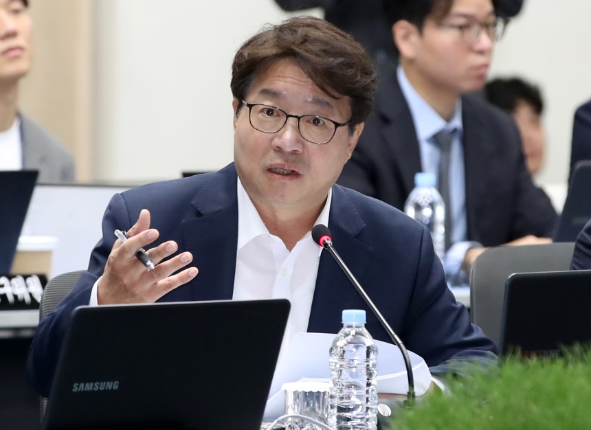 염태영 의원이 지난해 10월 부산시청 국감에서 질의하고 있다.뉴스1