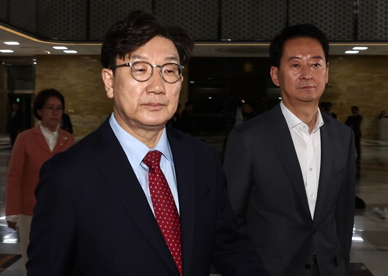 권성동 국민의힘 원내대표가 9일 오후 서울 여의도 국회에서 열린 의원총회에 참석하고 있다. 뉴스1