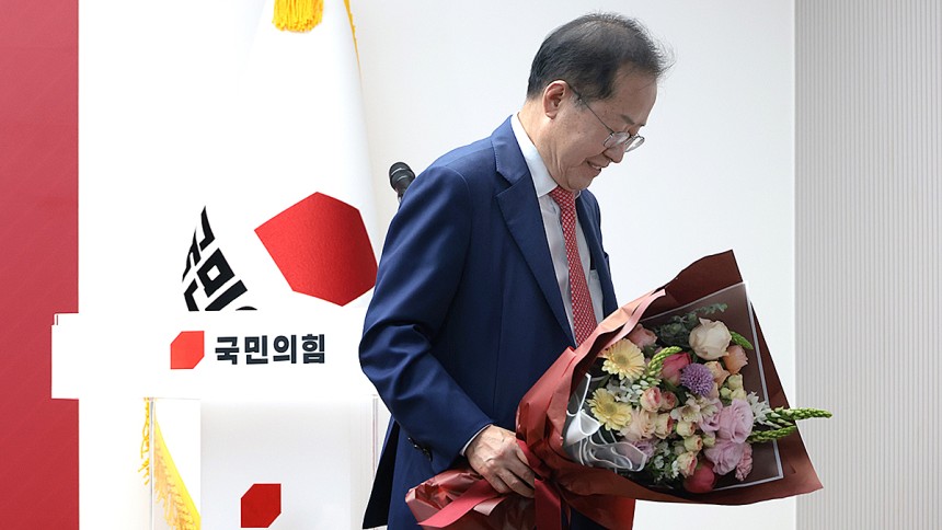 대선 경선 패배 뒤 하와이에 머무르고 있는 홍준표 전 대구시장. 연합뉴스