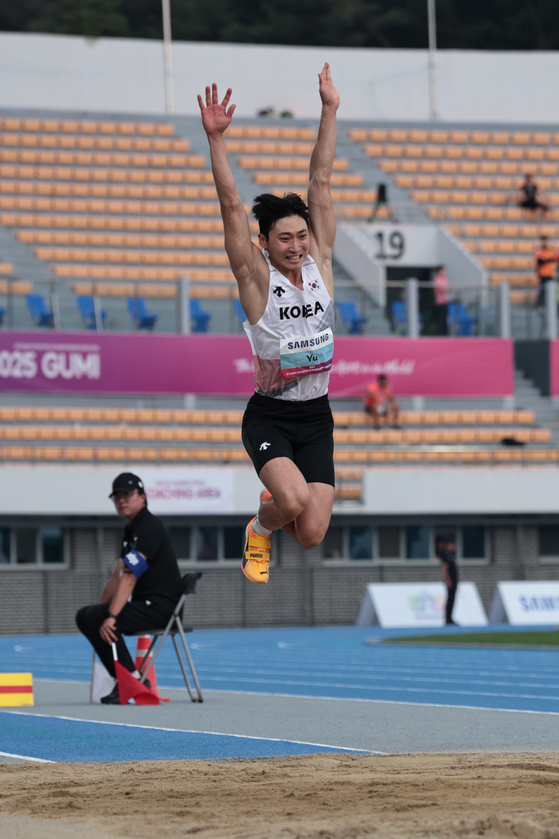 이재웅, <b>아시아육상선수권</b> 1500ｍ 은<b>메달</b>…한국 첫 <b>메달</b>